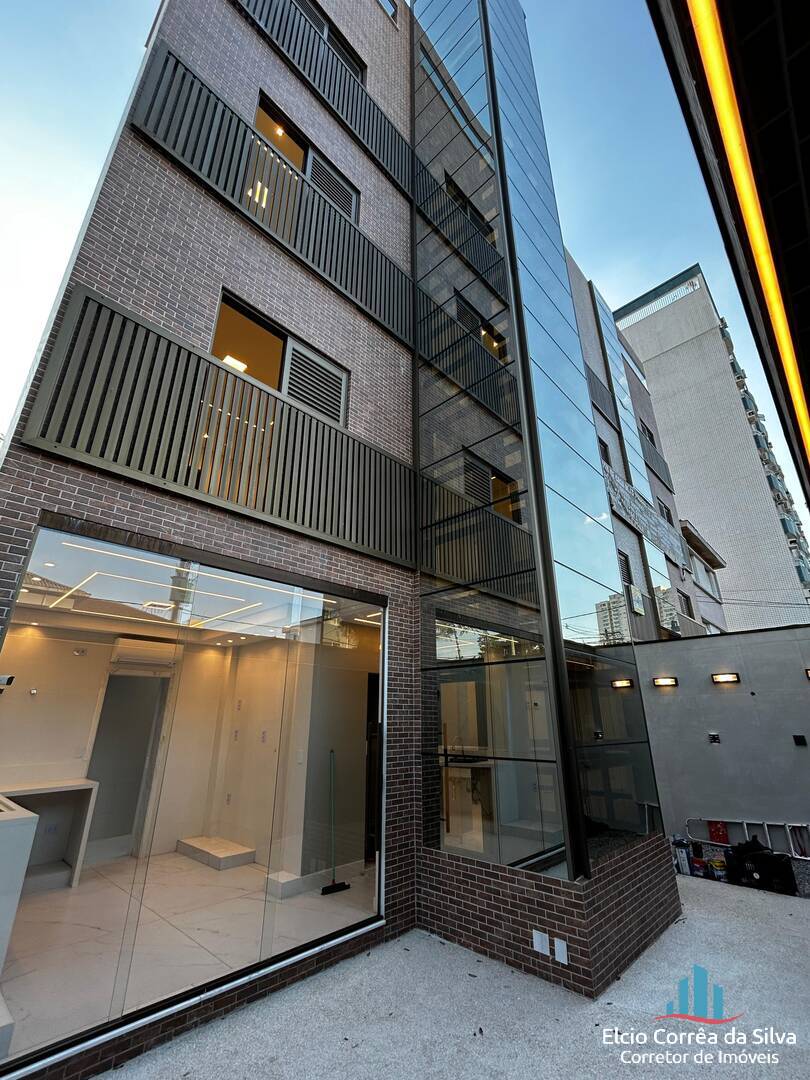 Casa, 5 quartos, 240 m² - Foto 1