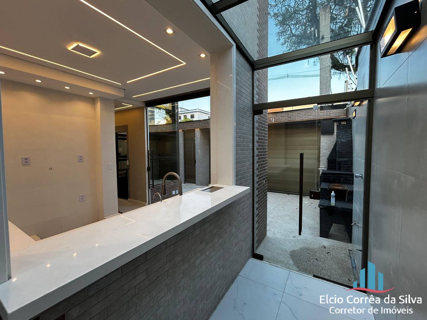 Casa, 5 quartos, 240 m² - Foto 4