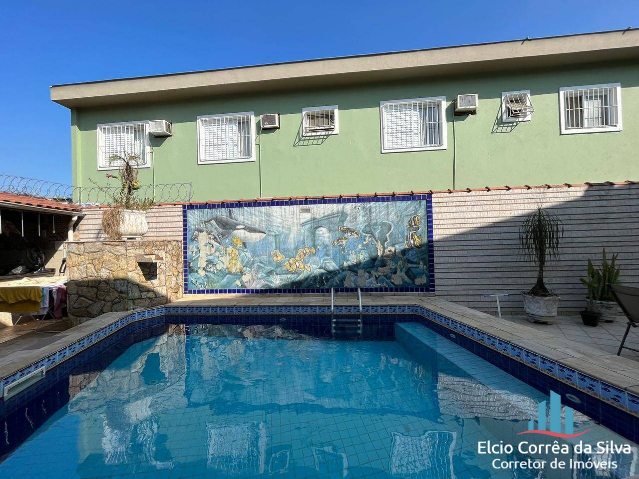 Casa à venda com 4 quartos, 150m² - Foto 1