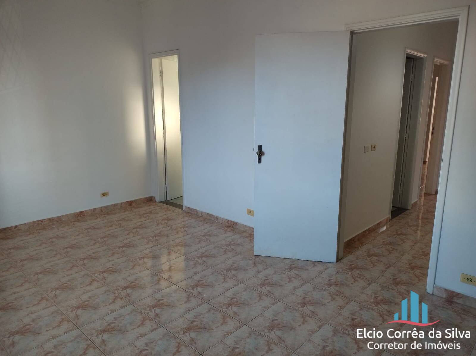 Casa para alugar com 4 quartos, 240m² - Foto 4