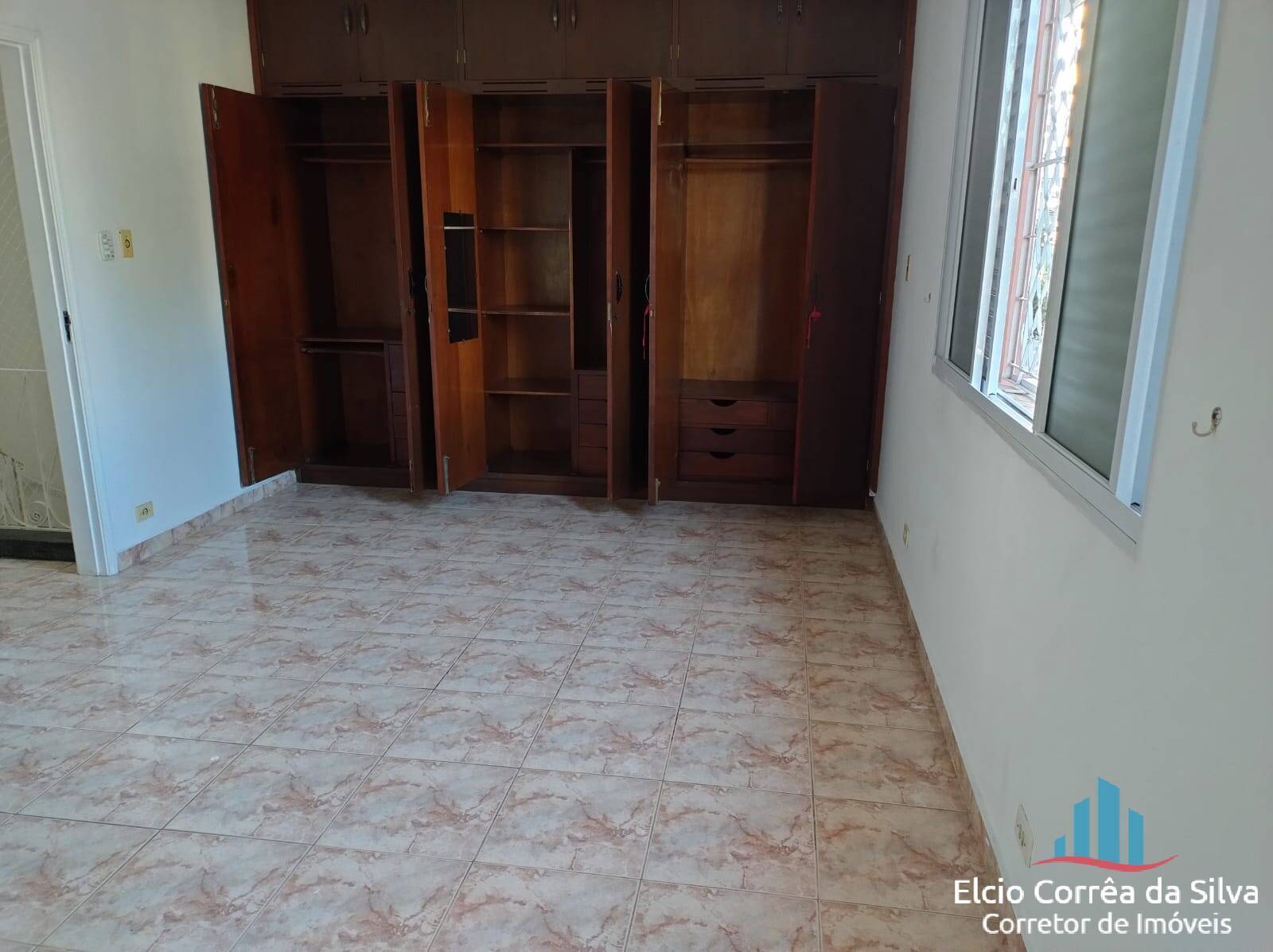 Casa para alugar com 4 quartos, 240m² - Foto 22