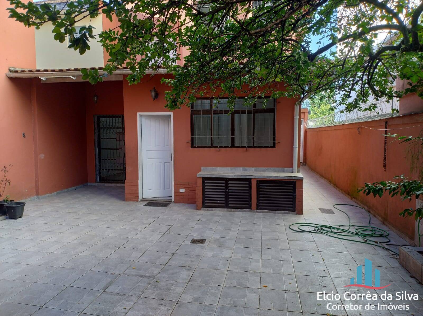 Casa para alugar com 4 quartos, 240m² - Foto 29