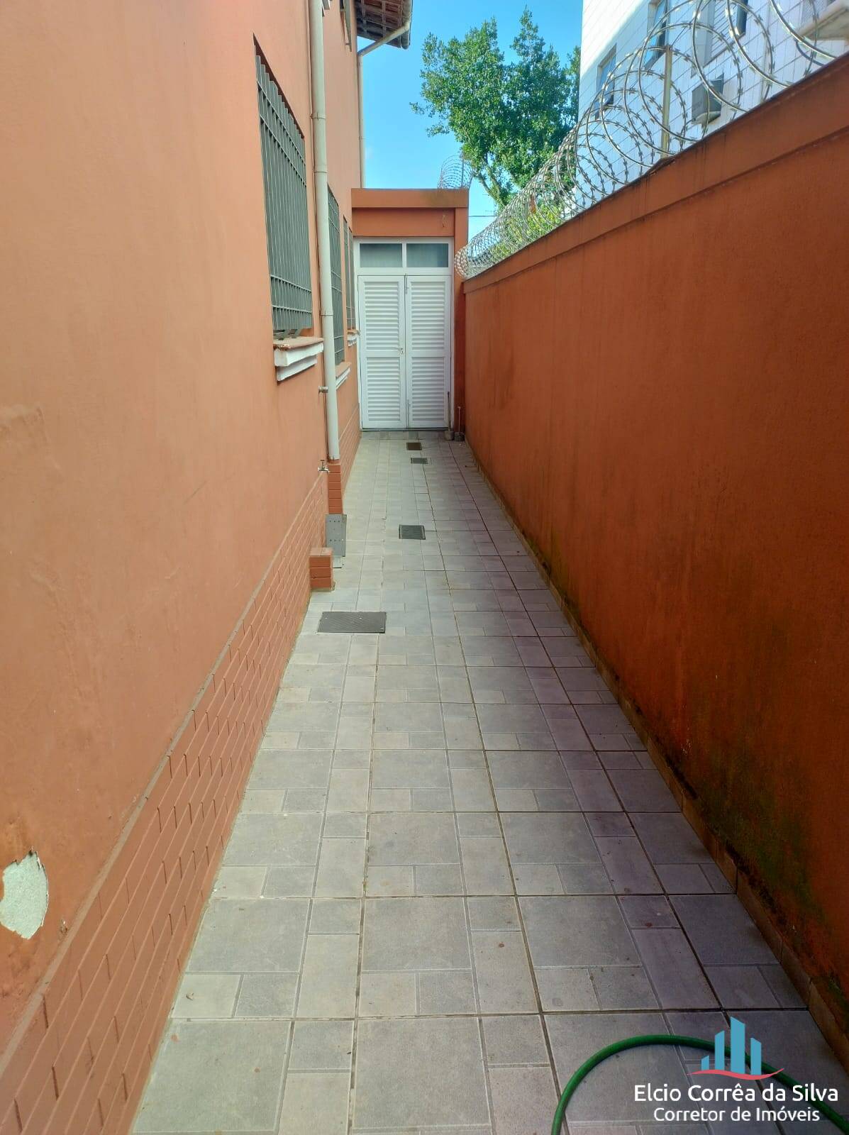 Casa para alugar com 4 quartos, 240m² - Foto 31