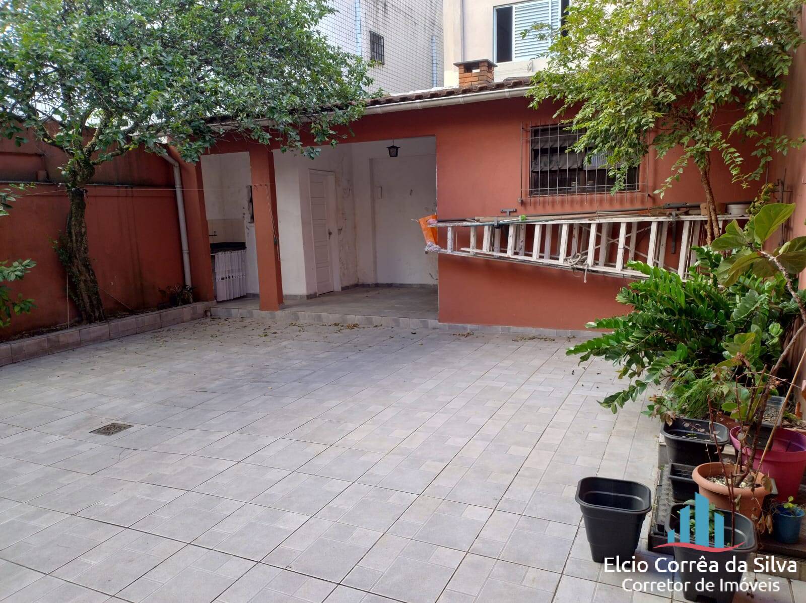 Casa para alugar com 4 quartos, 240m² - Foto 32