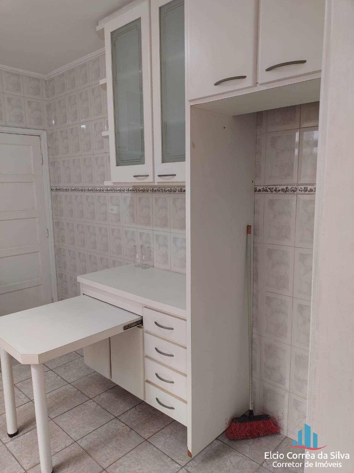 Casa para alugar com 4 quartos, 240m² - Foto 12