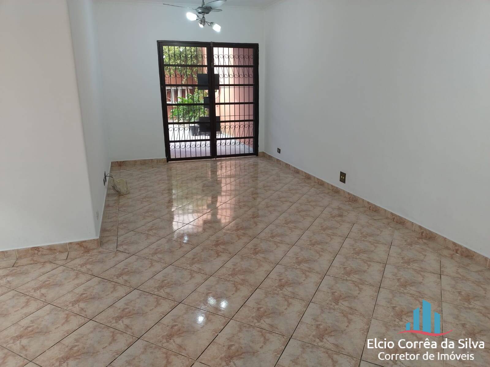 Casa para alugar com 4 quartos, 240m² - Foto 2