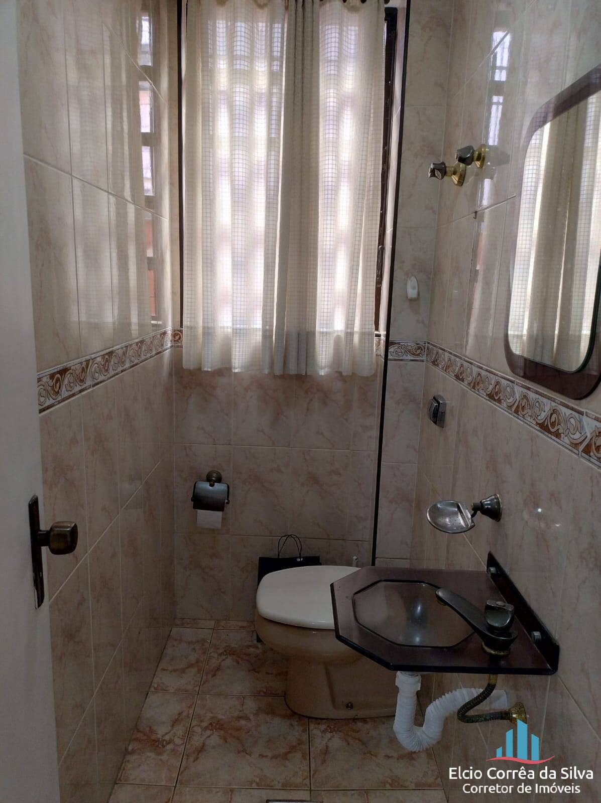 Casa para alugar com 4 quartos, 240m² - Foto 35