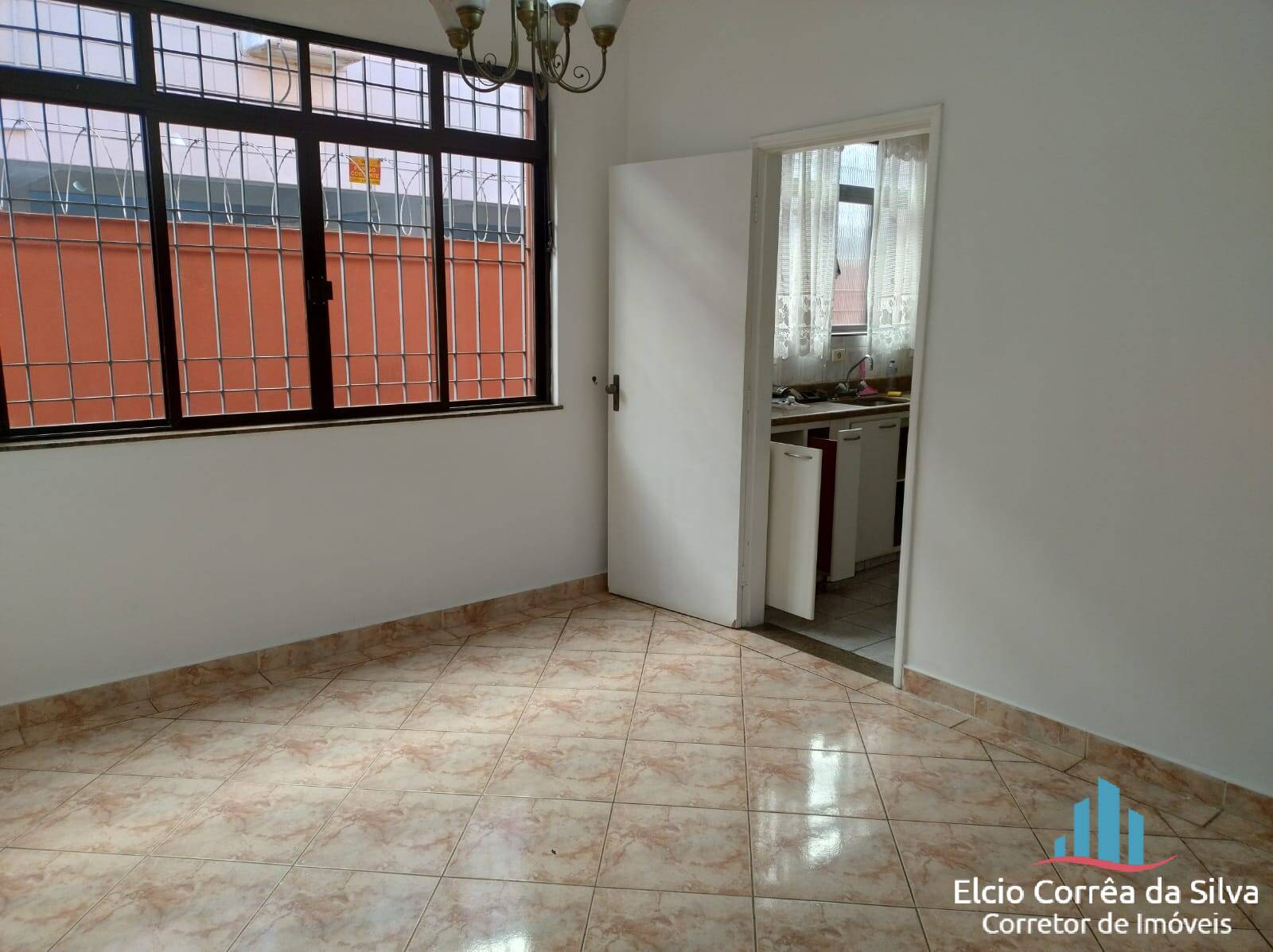 Casa para alugar com 4 quartos, 240m² - Foto 6