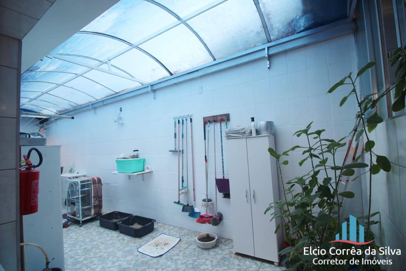 Casa, 3 quartos, 252 m² - Foto 35